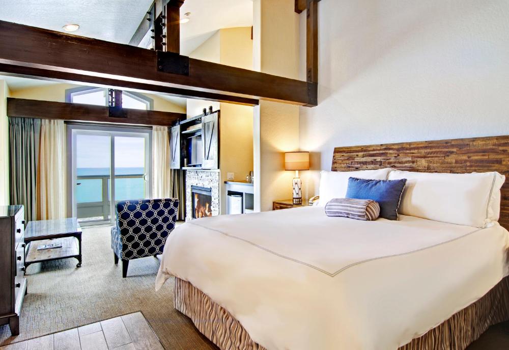 King Room with Spa Bath interior