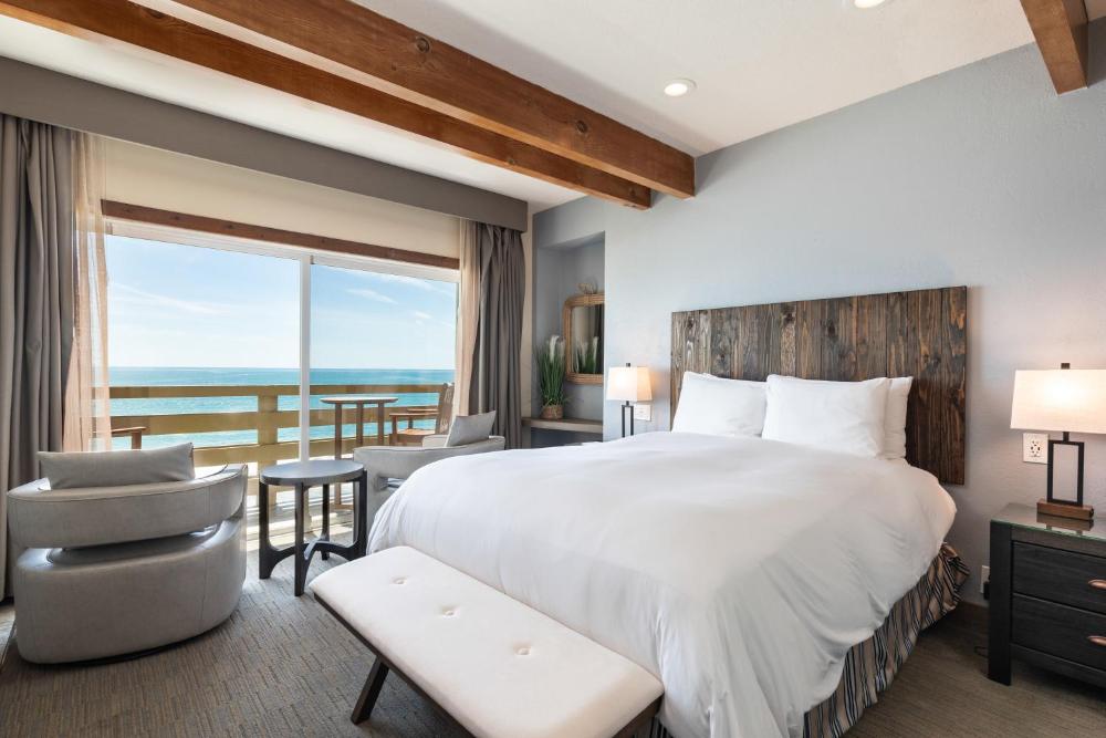 Superior Queen Room interior